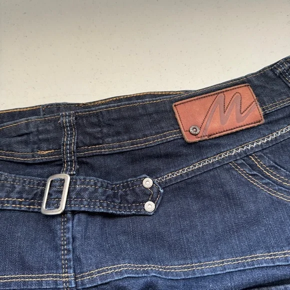 Chic Denim Mini Skirt with Pockets - Picture 9 of 12